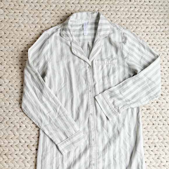 Stars Above Gray Stripe Flannel Sleep Shirt XS - Picture 2 of 3
